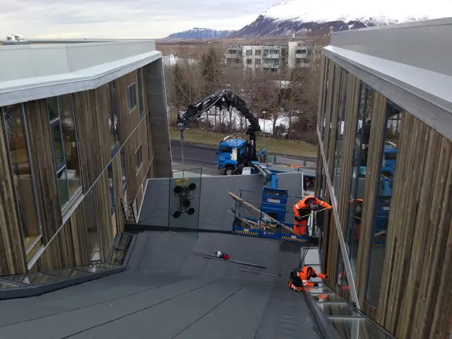 Verkefni Íslandskrana – kranabíll við hífingu, mynd 249