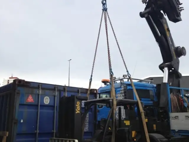 Verkefni Íslandskrana – kranabíll við hífingu, mynd 240