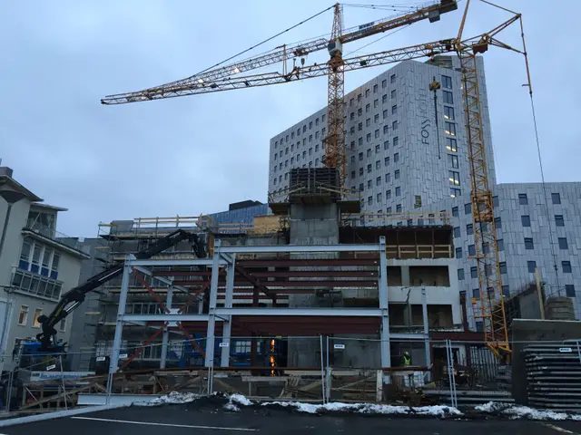 Verkefni Íslandskrana – kranabíll við hífingu, mynd 49